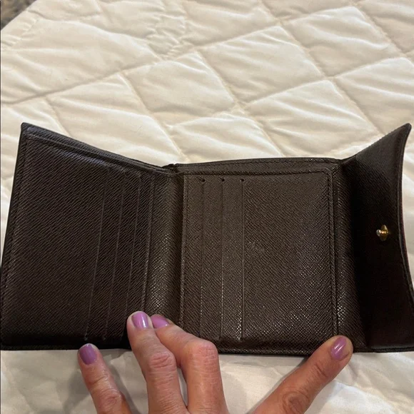 LV. AuthentiTextured Brown Leather Wallet - Picture 3 of 16
